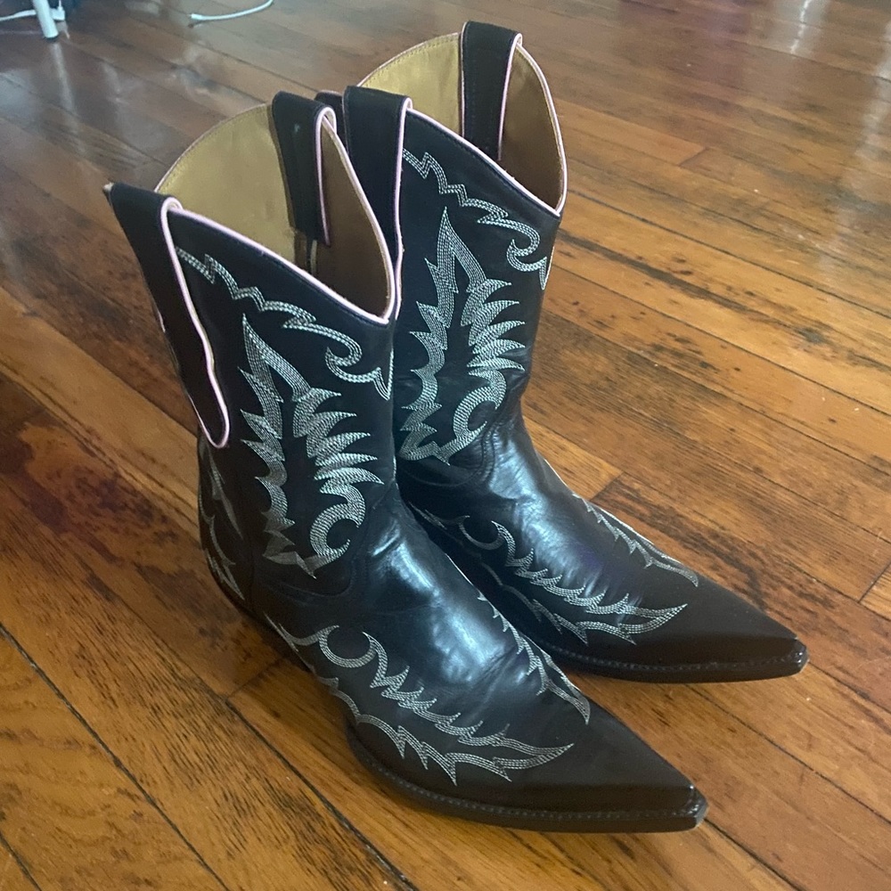 LIKE NEW COWBOY BOOTS 🥾